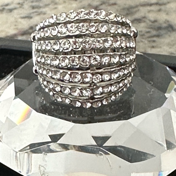 Beautiful Bling Ring - Picture 2 of 4